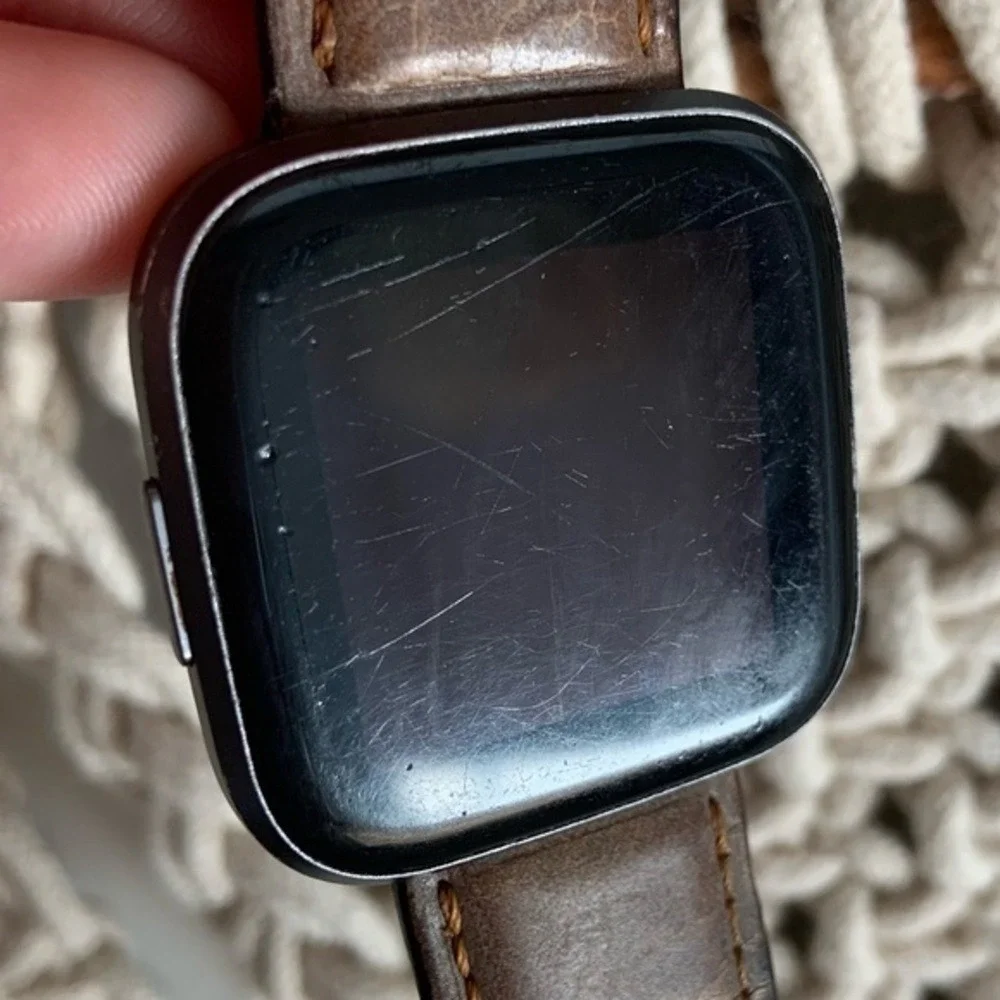 FITBIT‎ Versa 2 Smartwatch With Leather Band and Charger